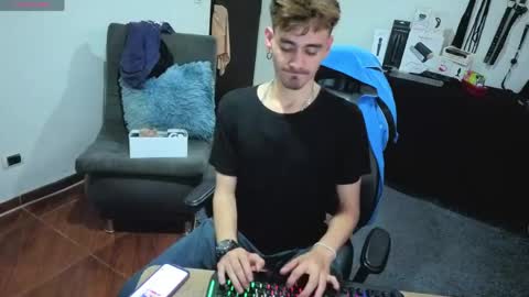 delacruz online show from March 24, 8:24 pm