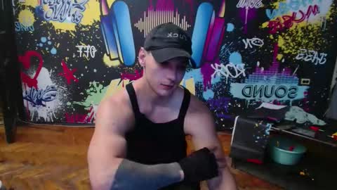 _happydayleon_ online show from September 13, 3:35 pm