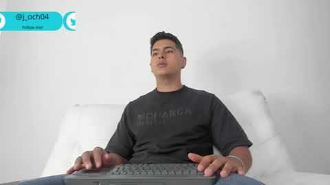 _juanes__ online show from December 15, 2:59 pm
