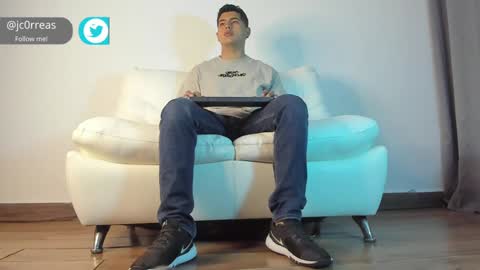 _juanes__ online show from January 2, 12:45 am