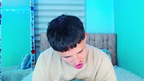 mod online show from December 18, 3:02 am