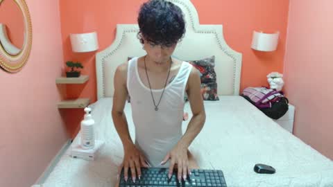 Snapshot of _lemmon_ chatting on January 28, 3:04 pm L E M M O N online show from January 28, 3:04 pm