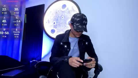 _leohot_ online show from November 18, 3:32 am