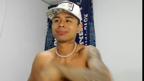 _logan_colton_ online show from December 14, 11:23 pm