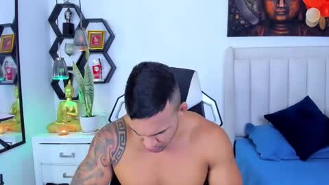 Snapshot of _matthew_santos_ chatting on October 12, 8:03 pm _matthew_santos_ online show from October 12, 8:03 pm