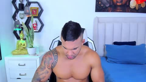 Snapshot of _matthew_santos_ chatting on October 15, 8:27 pm _matthew_santos_ online show from October 15, 8:27 pm