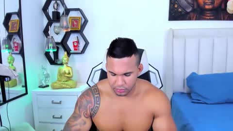 Snapshot of _matthew_santos_ chatting on September 30, 12:17 am _matthew_santos_ online show from September 30, 12:17 am