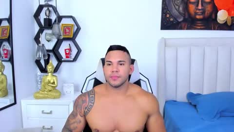 Snapshot of _matthew_santos_ chatting on October 3, 3:00 am _matthew_santos_ online show from October 3, 3:00 am
