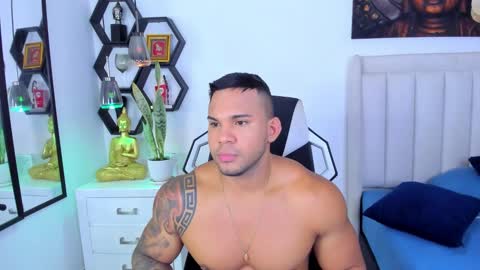 Snapshot of _matthew_santos_ chatting on October 13, 8:04 pm _matthew_santos_ online show from October 13, 8:04 pm