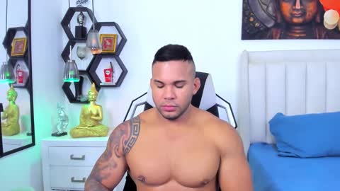 Snapshot of _matthew_santos_ chatting on October 1, 2:59 am _matthew_santos_ online show from October 1, 2:59 am