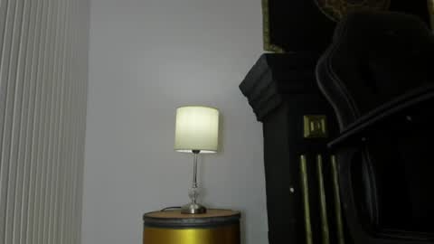 _maximo_1 online show from June 13, 4:49 pm