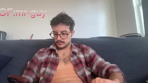 _mrguy_ online show from October 19, 9:07 pm