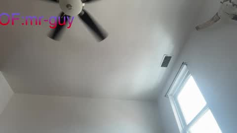 Snapshot of _mrguy_ chatting on September 27, 4:49 pm _mrguy_ online show from September 27, 4:49 pm