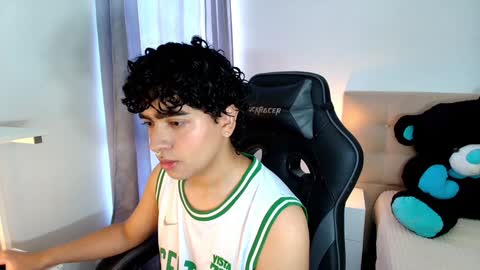 Nicolas online show from December 8, 7:54 pm