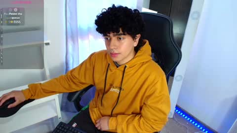 Nicolas online show from January 22, 7:03 pm