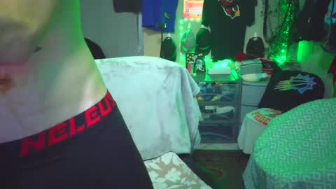 Snapshot of _redxxx chatting on December 24, 5:49 am REDxxx online show from December 24, 5:49 am