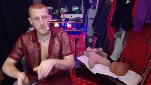 Snapshot of _redxxx chatting on February 15, 1:54 am REDxxx online show from February 15, 1:54 am