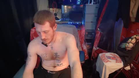 Snapshot of _redxxx chatting on January 19, 10:39 pm REDxxx online show from January 19, 10:39 pm