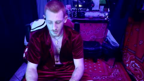 Snapshot of _redxxx chatting on February 22, 5:12 am REDxxx online show from February 22, 5:12 am