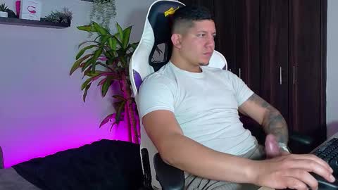 Roberto online show from November 28, 3:58 pm