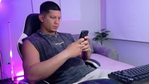 Roberto online show from May 2, 8:28 am
