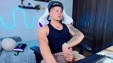 Snapshot of _robertobaggio chatting on January 26, 5:56 am Roberto online show from January 26, 5:56 am