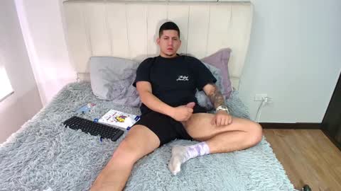 Snapshot of _robertobaggio chatting on December 19, 3:41 pm Roberto online show from December 19, 3:41 pm