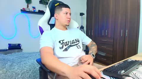 Snapshot of _robertobaggio chatting on February 13, 12:32 pm Roberto online show from February 13, 12:32 pm