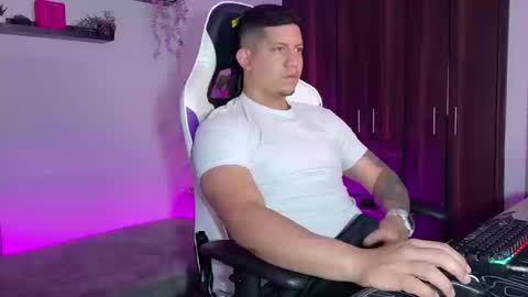 Snapshot of _robertobaggio chatting on September 9, 12:37 pm Roberto online show from September 9, 12:37 pm