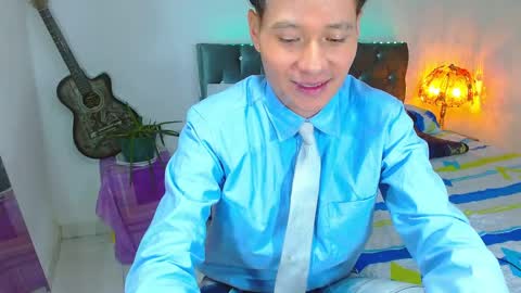 santi online show from April 11, 12:18 am