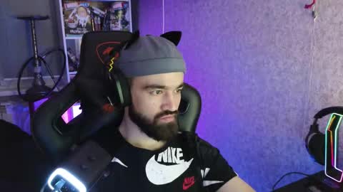 Snapshot of _serious_man chatting on November 1, 2:37 am Ask me online show from November 1, 2:37 am