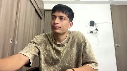 Juan Pablo-independent model online show from June 5, 10:37 pm