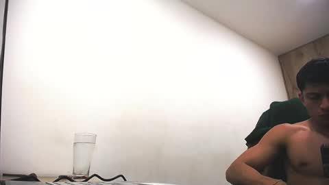 Juan Pablo-independent model online show from June 23, 3:33 am