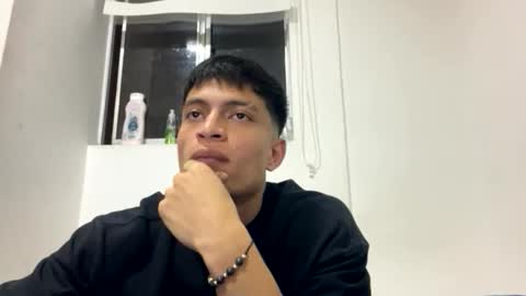 Juan Pablo-independent model online show from June 10, 3:08 am