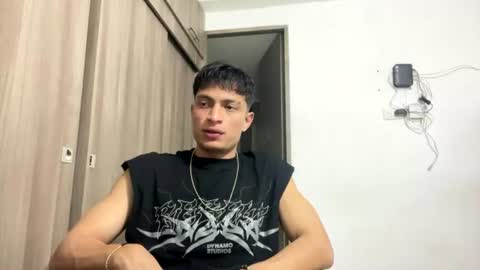 Juan Pablo-independent model online show from June 14, 9:33 am