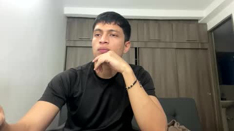 Juan Pablo-independent model online show from March 19, 6:27 am