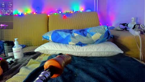Snapshot of _shestifold chatting on December 27, 6:10 pm Nik online show from December 27, 6:10 pm