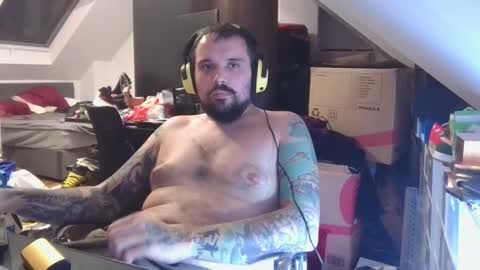 _smiley_bear27 online show from February 14, 9:48 am