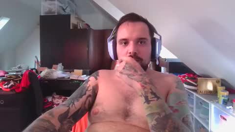 _smiley_bear27 online show from November 8, 5:32 am