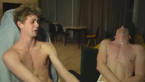 Snapshot of _sopranos_ chatting on October 29, 5:16 pm OLIVERERENMARCUSpvt is open online show from October 29, 5:16 pm