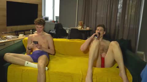 Snapshot of _sopranos_ chatting on September 26, 12:25 pm OLIVERERENMARCUSpvt is open online show from September 26, 12:25 pm