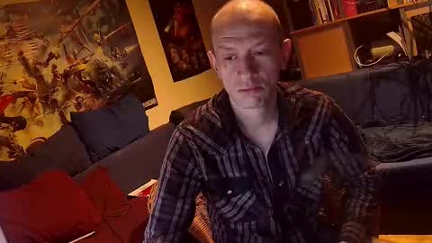 Snapshot of _svenerd87___ chatting on October 16, 10:07 pm Sven online show from October 16, 10:07 pm