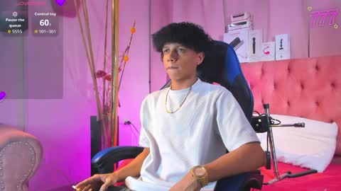 Taylor online show from April 6, 9:48 pm