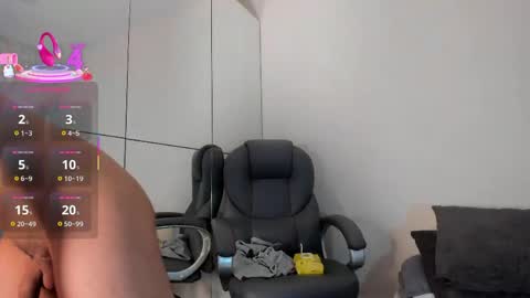 _taylorblack online show from April 23, 12:40 pm