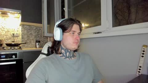 _torfin_ online show from December 6, 9:24 pm