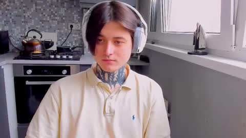 _torfin_ online show from February 26, 9:21 am