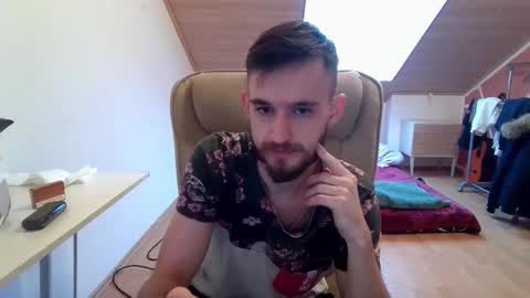 Snapshot of _v_l_a_d_ chatting on February 6, 2:58 pm Vlad online show from February 6, 2:58 pm