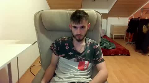 Snapshot of _v_l_a_d_ chatting on February 8, 7:38 pm Vlad online show from February 8, 7:38 pm