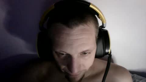 A Bored Dragon online show from November 5, 12:56 am