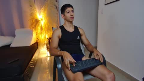 Snapshot of aa_xel chatting on October 2, 1:53 am Axel online show from October 2, 1:53 am